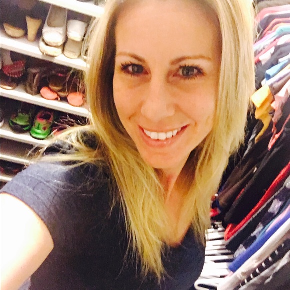 Meet your Posher, Amy - Picture 3 of 3